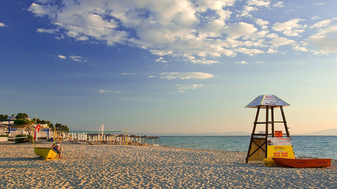 Skala Fourkas is a popular beach resort.The sandy beach is organized with sunbeds, umbrellas and fish taverns.